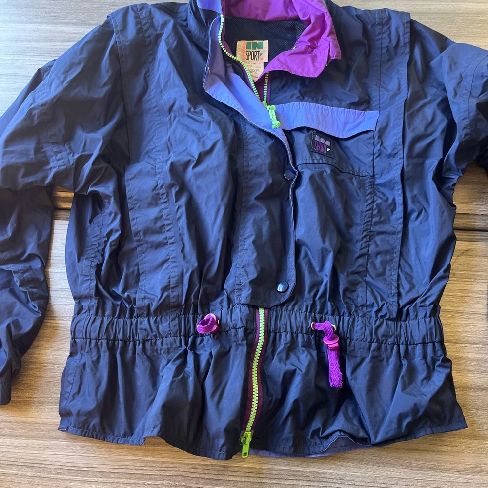 Women’s Med. Vintage In-sport nylon jacket blue made in USA